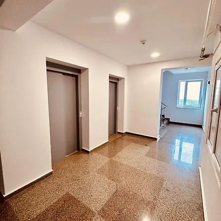 Avangarde Apartment *